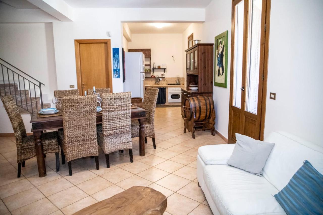 Dimora Fanale, Villa Esclusiva Con Piscina Privata - Fanale Rentals Алтавила Миличиа Екстериор снимка